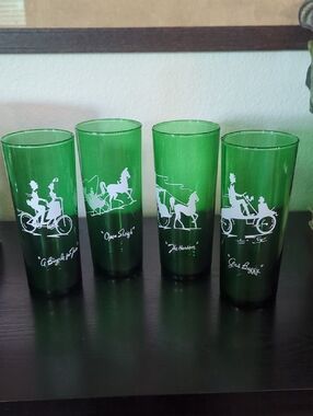 Vintage Anchor Hocking "The Hansom" forest green tall glass tumbler
